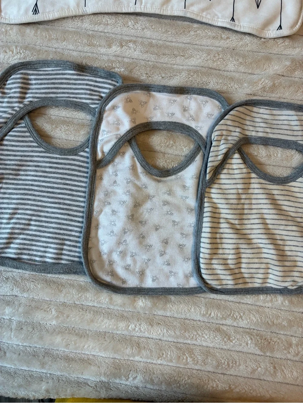 🤍 Gray & White Baby Bib + Burp Cloth Bundle — 9 Pieces 🧸